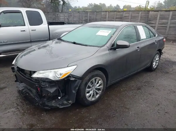 4T1BF1FK5GU222263 2016 TOYOTA CAMRY - Image 2