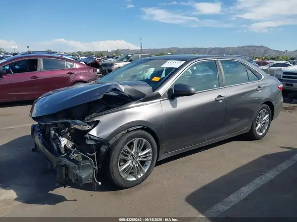 4T1BF1FK5GU225437 2016 TOYOTA CAMRY - Image 2