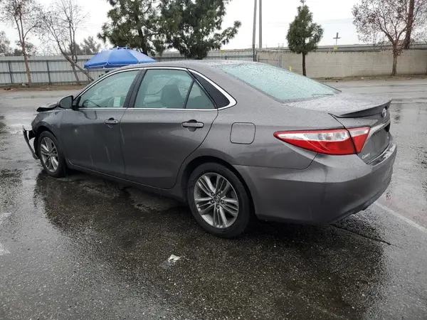 4T1BF1FK5GU225633 2016 TOYOTA CAMRY - Image 2