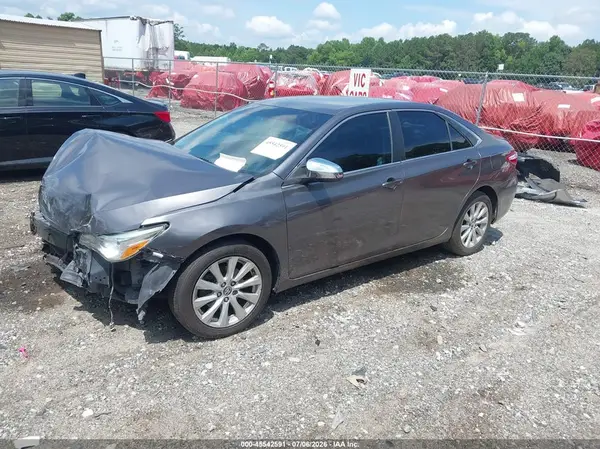 4T1BF1FK5GU226118 2016 TOYOTA CAMRY - Image 2