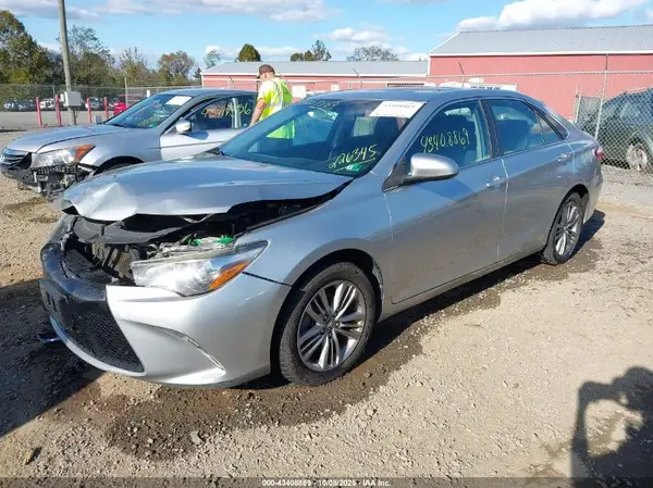 4T1BF1FK5GU226345 2016 TOYOTA CAMRY - Image 2
