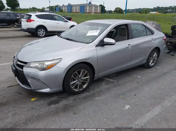 4T1BF1FK5GU226376 2016 TOYOTA CAMRY - Image 2