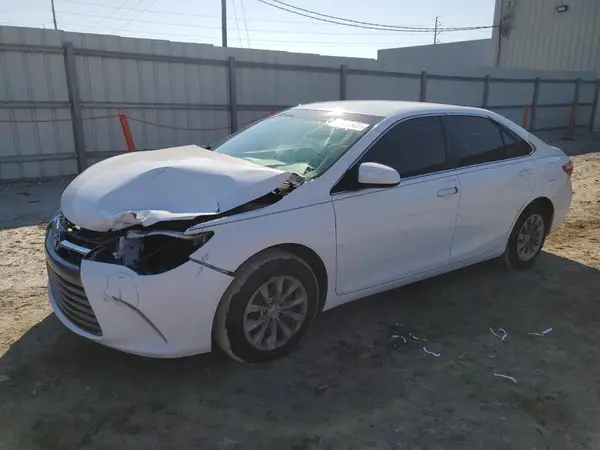4T1BF1FK5GU226961 2016 TOYOTA CAMRY - Image 1