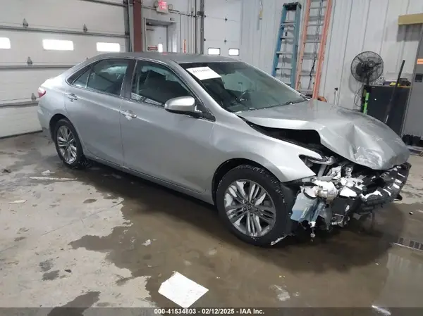 4T1BF1FK5GU227219 2016 TOYOTA CAMRY - Image 1