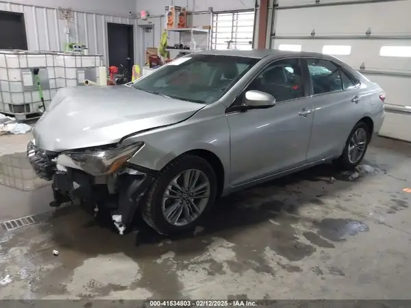 4T1BF1FK5GU227219 2016 TOYOTA CAMRY - Image 2
