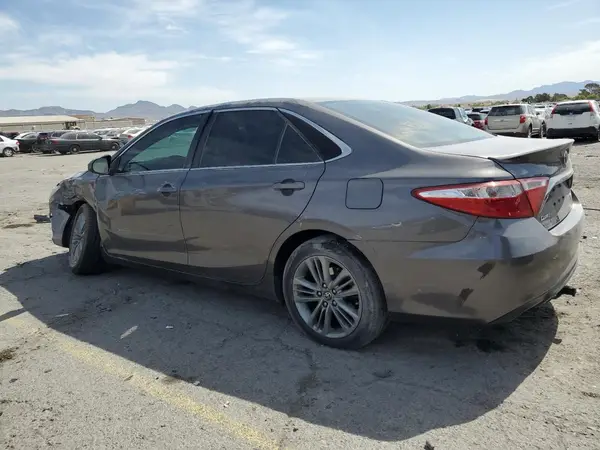 4T1BF1FK5GU228385 2016 TOYOTA CAMRY - Image 2