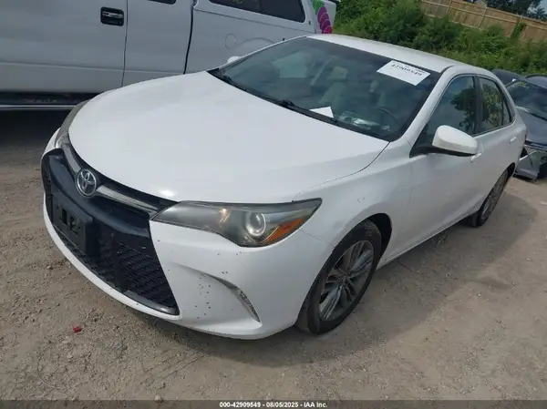 4T1BF1FK5GU229990 2016 TOYOTA CAMRY - Image 2