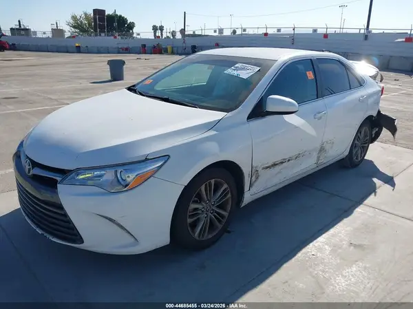 4T1BF1FK5GU230492 2016 TOYOTA CAMRY - Image 2