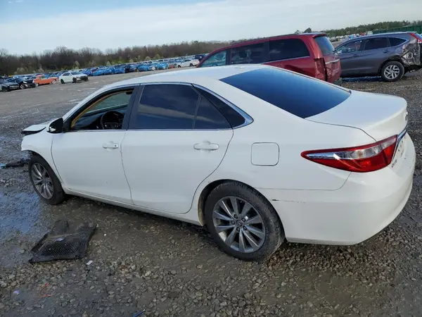 4T1BF1FK5GU231593 2016 TOYOTA CAMRY - Image 2