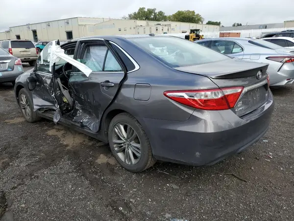 4T1BF1FK5GU232694 2016 TOYOTA CAMRY - Image 2