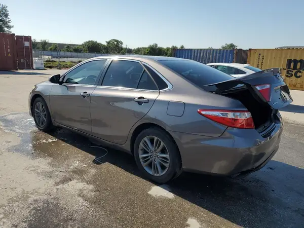 4T1BF1FK5GU234039 2016 TOYOTA CAMRY - Image 2