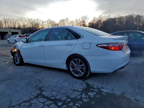 4T1BF1FK5GU235403 2016 TOYOTA CAMRY - Image 2