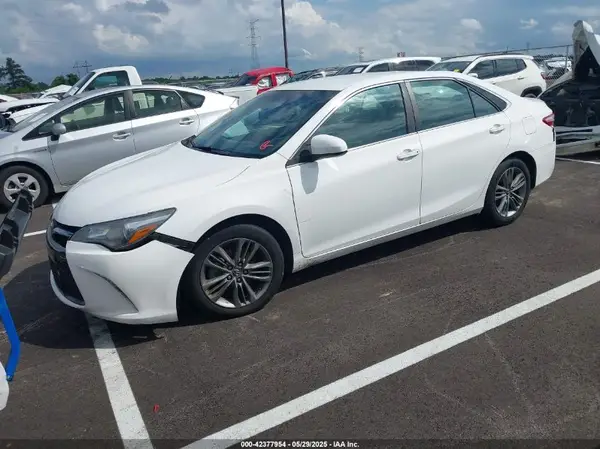 4T1BF1FK5GU236065 2016 TOYOTA CAMRY - Image 2