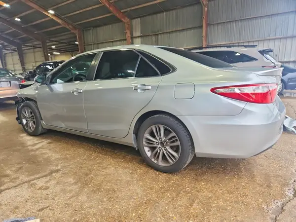 4T1BF1FK5GU236681 2016 TOYOTA CAMRY - Image 2
