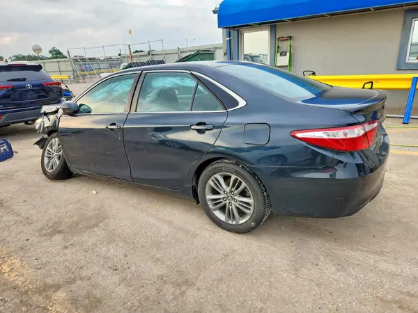 4T1BF1FK5GU236714 2016 TOYOTA CAMRY - Image 2