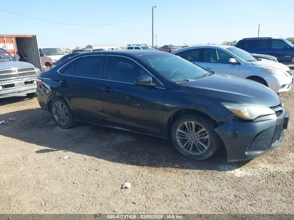4T1BF1FK5GU236986 2016 TOYOTA CAMRY - Image 1