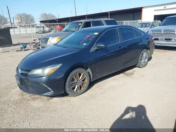 4T1BF1FK5GU236986 2016 TOYOTA CAMRY - Image 2