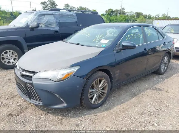 4T1BF1FK5GU237751 2016 TOYOTA CAMRY - Image 2