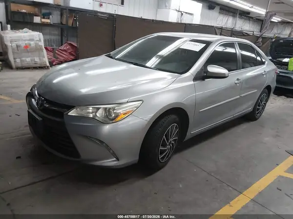4T1BF1FK5GU237913 2016 TOYOTA CAMRY - Image 2
