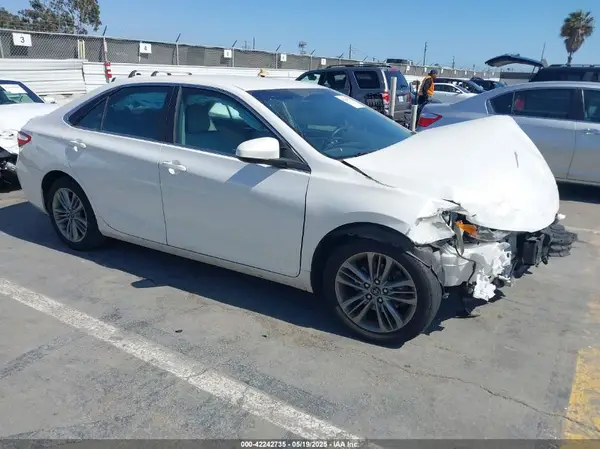 4T1BF1FK5GU239239 2016 TOYOTA CAMRY - Image 1