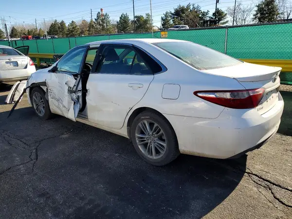 4T1BF1FK5GU239354 2016 TOYOTA CAMRY - Image 2
