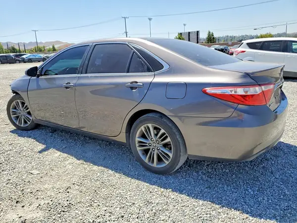 4T1BF1FK5GU239497 2016 TOYOTA CAMRY - Image 2