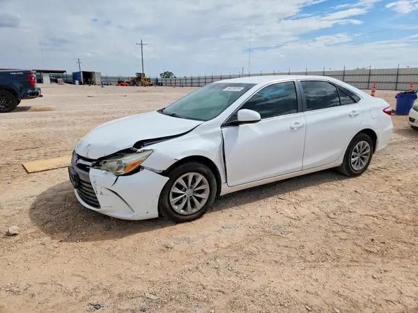 4T1BF1FK5GU239709 2016 TOYOTA CAMRY - Image 1