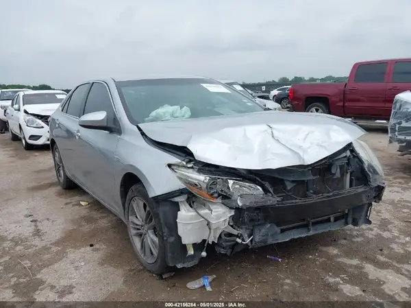 4T1BF1FK5GU239919 2016 TOYOTA CAMRY - Image 1