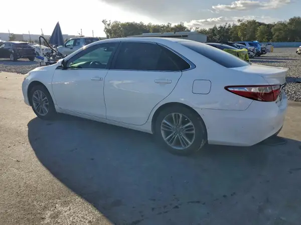 4T1BF1FK5GU242108 2016 TOYOTA CAMRY - Image 2