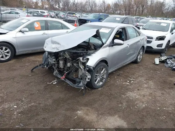 4T1BF1FK5GU243372 2016 TOYOTA CAMRY - Image 2
