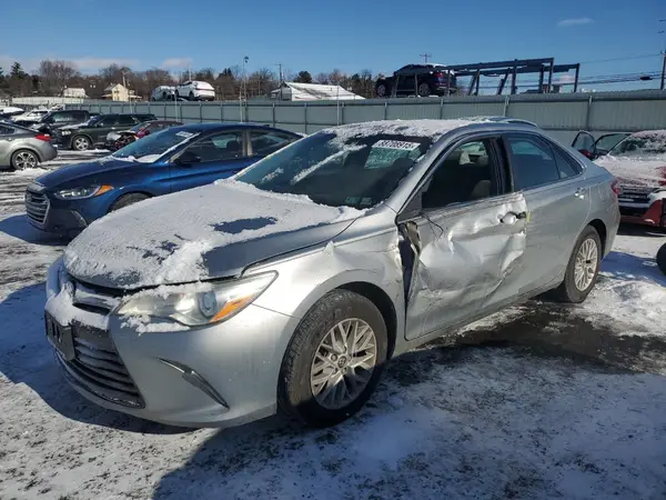 4T1BF1FK5GU244313 2016 TOYOTA CAMRY - Image 1