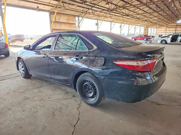 4T1BF1FK5GU245073 2016 TOYOTA CAMRY - Image 2