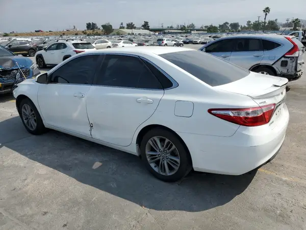 4T1BF1FK5GU245123 2016 TOYOTA CAMRY - Image 2