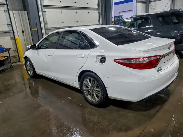4T1BF1FK5GU245901 2016 TOYOTA CAMRY - Image 2
