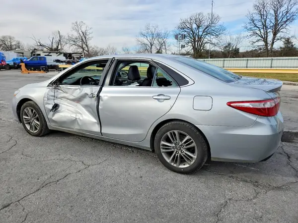 4T1BF1FK5GU246434 2016 TOYOTA CAMRY - Image 2