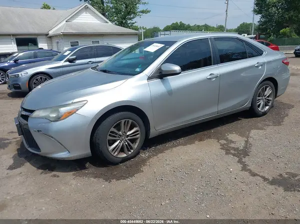 4T1BF1FK5GU248233 2016 TOYOTA CAMRY - Image 2