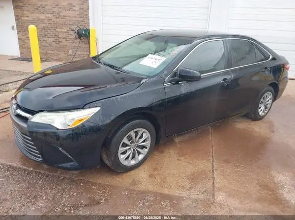 4T1BF1FK5GU249351 2016 TOYOTA CAMRY - Image 2