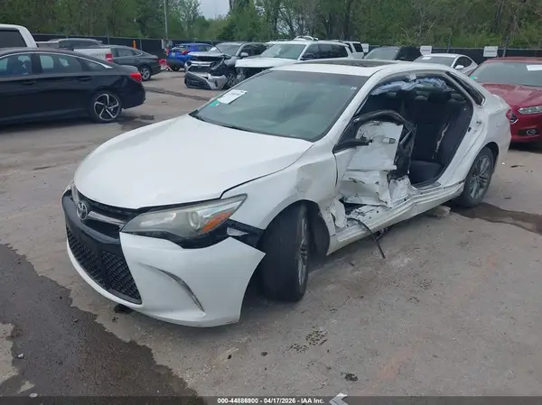 4T1BF1FK5GU251391 2016 TOYOTA CAMRY - Image 2