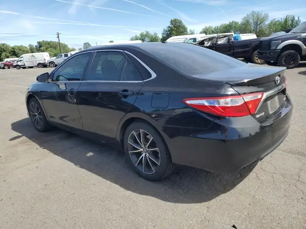 4T1BF1FK5GU255022 2016 TOYOTA CAMRY - Image 2
