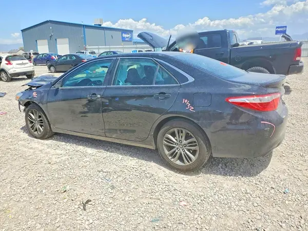 4T1BF1FK5GU257630 2016 TOYOTA CAMRY - Image 2