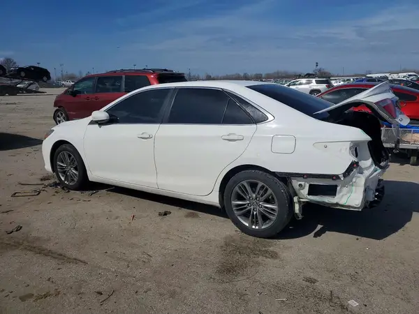 4T1BF1FK5GU258096 2016 TOYOTA CAMRY - Image 2