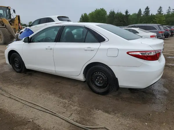 4T1BF1FK5GU258695 2016 TOYOTA CAMRY - Image 2