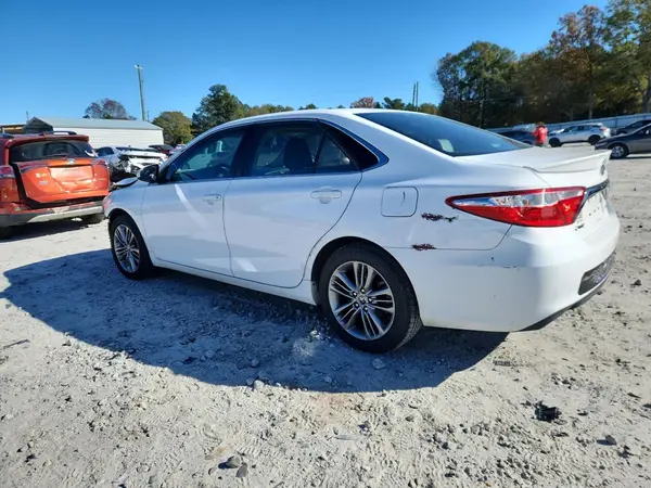 4T1BF1FK5GU261340 2016 TOYOTA CAMRY - Image 2