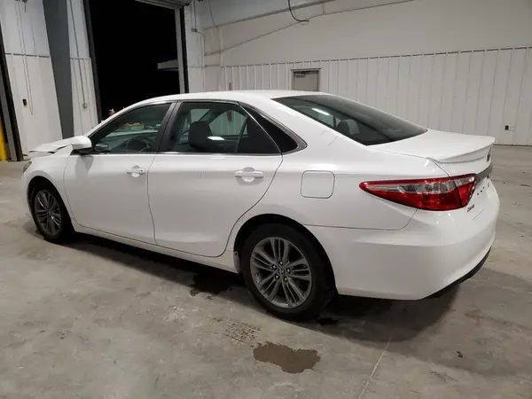 4T1BF1FK5GU261614 2016 TOYOTA CAMRY - Image 2