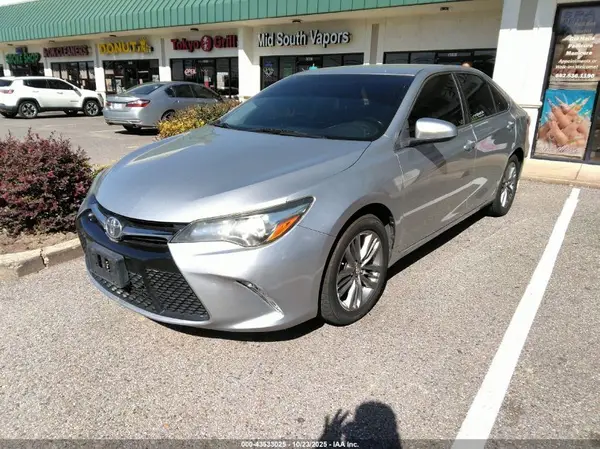 4T1BF1FK5GU263671 2016 TOYOTA CAMRY - Image 2