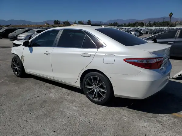 4T1BF1FK5GU263685 2016 TOYOTA CAMRY - Image 2
