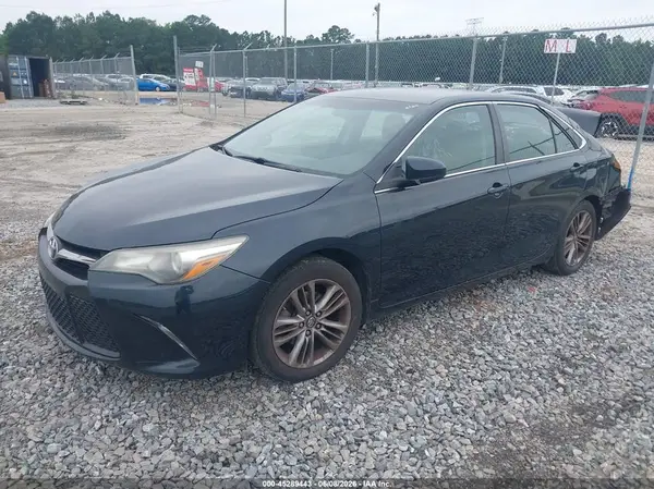 4T1BF1FK5GU264979 2016 TOYOTA CAMRY - Image 2