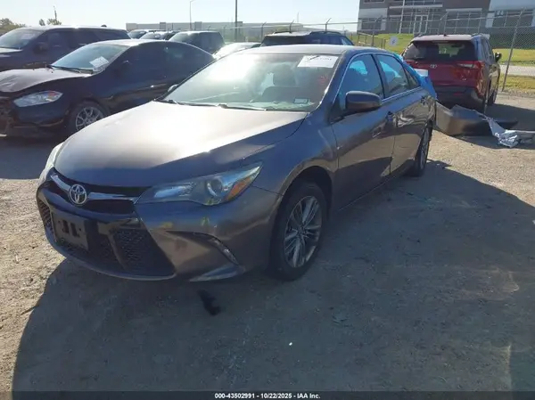 4T1BF1FK5GU265078 2016 TOYOTA CAMRY - Image 2