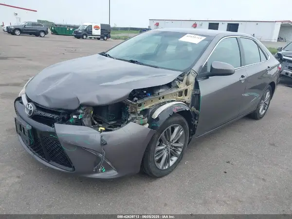 4T1BF1FK5GU266182 2016 TOYOTA CAMRY - Image 2