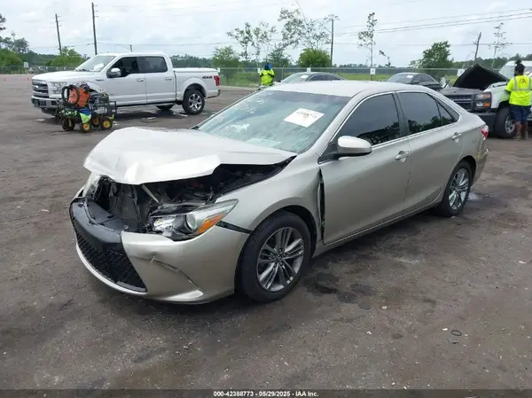 4T1BF1FK5GU267056 2016 TOYOTA CAMRY - Image 2